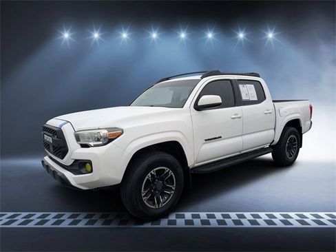 Used 2016 Toyota Tacoma SR5 image 7