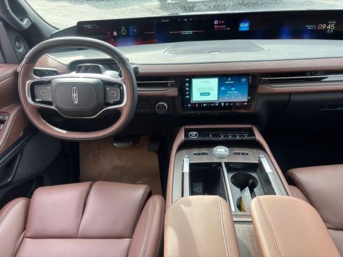 New 2026 Lincoln Navigator Reserve AWD/4WD image 28