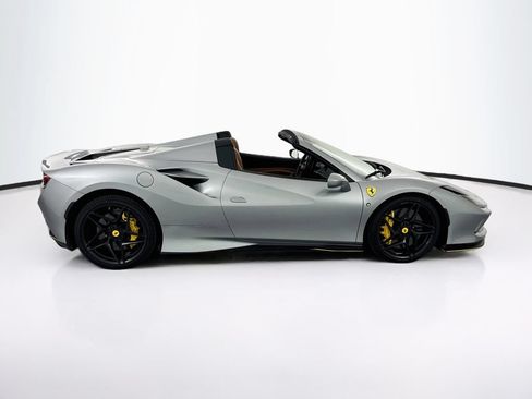 Used 2021 Ferrari F8 Tributo RWD image 4