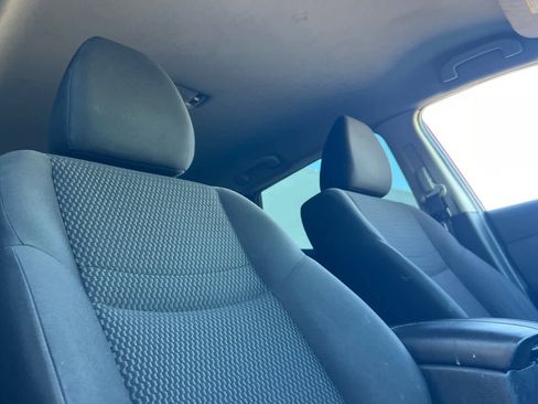 Used 2018 Nissan Rogue Sport S image 18