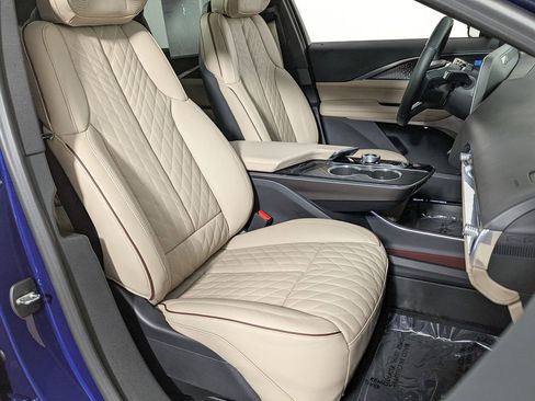 Used 2024 Cadillac Lyriq Sport w/ Nappa Leather Package AWD/4WD image 30