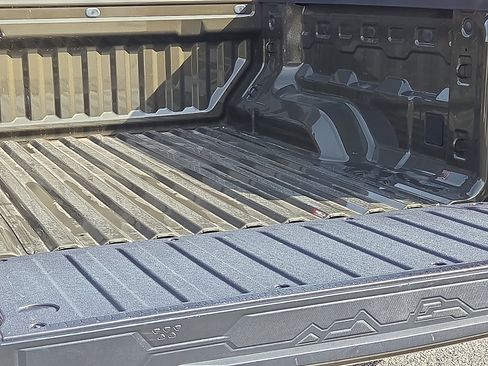 Used 2024 Chevrolet Colorado Trail Boss w/ Advanced Trailering Package image 9