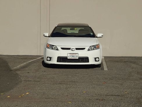 Used 2013 Scion tC image 9