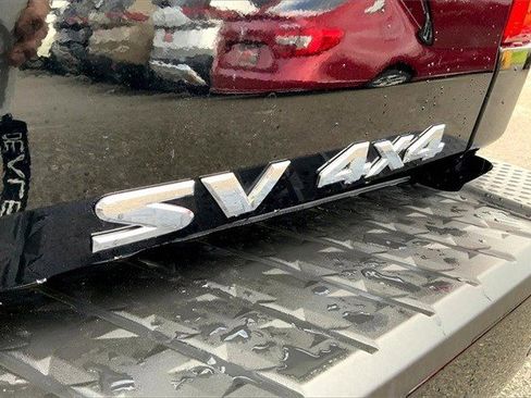 Used 2024 Nissan Titan SV w/ SV Convenience Package image 31