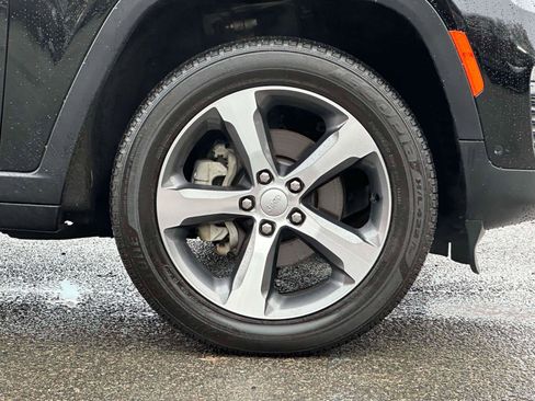 Used 2023 Jeep Grand Cherokee Limited w/ Luxury Tech Group II image 7