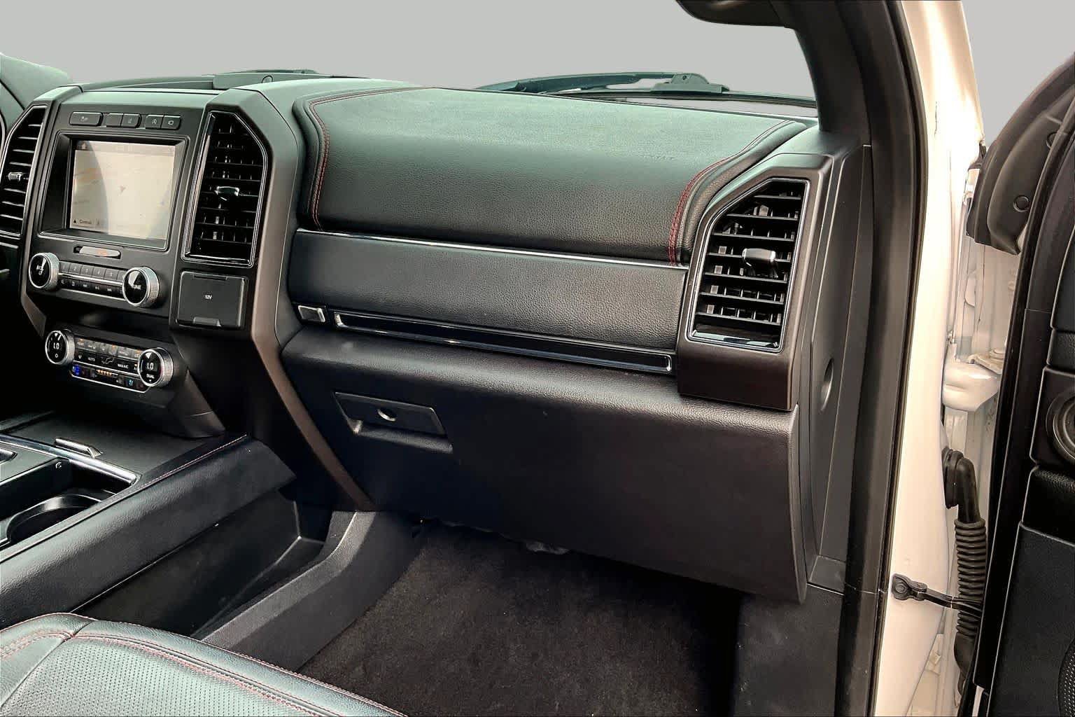 Used 2019 Ford Expedition Limited w/ Equipment Group 303A RWD image 19