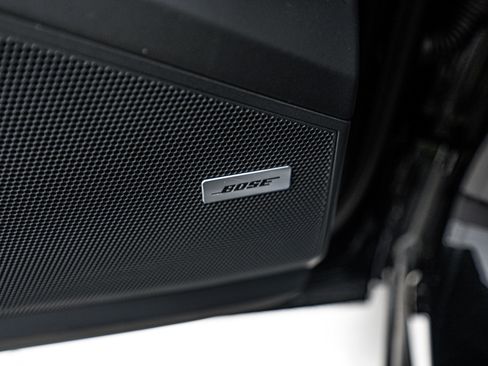 Certified 2025 Porsche Cayenne image 21