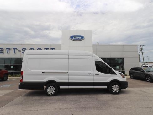 Used 2023 Ford E-Transit 148 High Roof Extended w/ Interior Upgrade Package RWD image 15