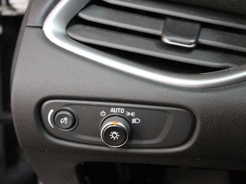 Used 2022 Chevrolet Malibu LS FWD image 15