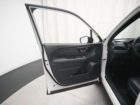 Certified 2025 Subaru Forester Limited w/ Popular Package #1 AWD/4WD image 29