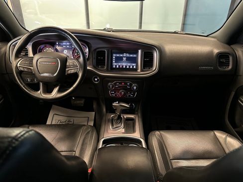 Used 2019 Dodge Charger SXT w/ Leather Interior Group image 8