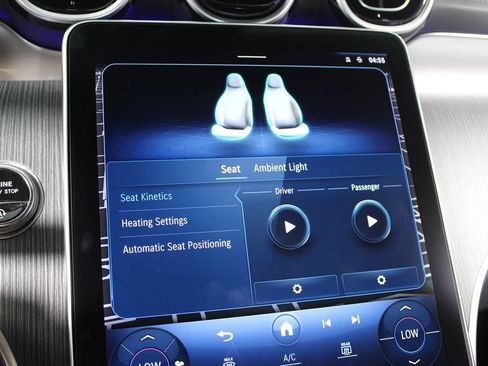 Used 2023 Mercedes-Benz GLC 300 4MATIC image 25