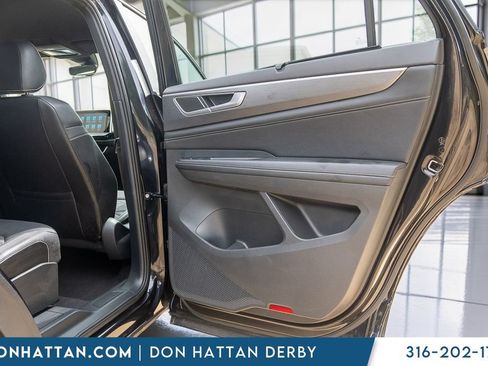 Used 2024 Volkswagen Atlas Cross Sport SE AWD/4WD image 27