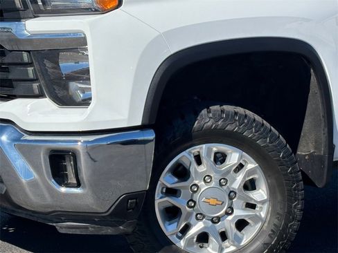 Certified 2024 Chevrolet Silverado 2500 LT image 2