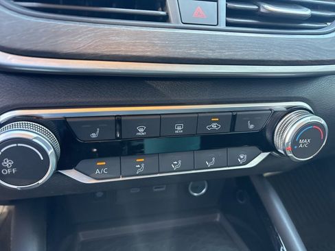 Used 2023 Nissan Altima 2.5 SV w/ SV Premium Package image 11