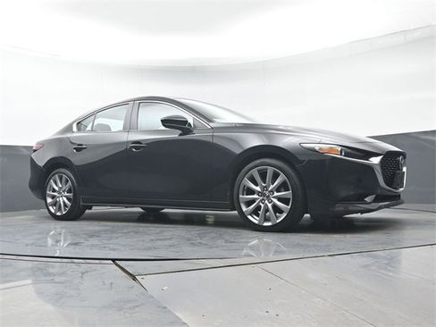 Used 2019 MAZDA MAZDA3 Sedan image 32