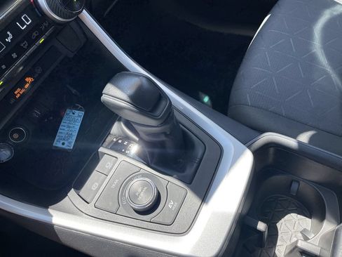 Used 2025 Toyota RAV4 XLE AWD/4WD image 21