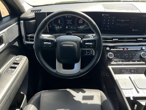 Used 2025 Hyundai Santa Fe SEL FWD image 13