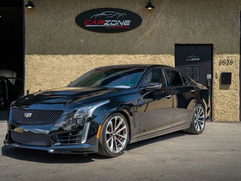 Used 2018 Cadillac CTS V w/ Luxury Package RWD image 1
