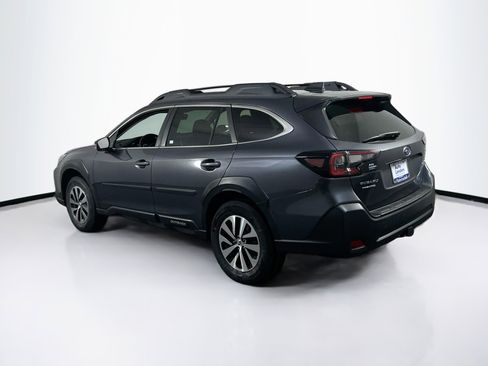 Used 2023 Subaru Outback Premium image 7