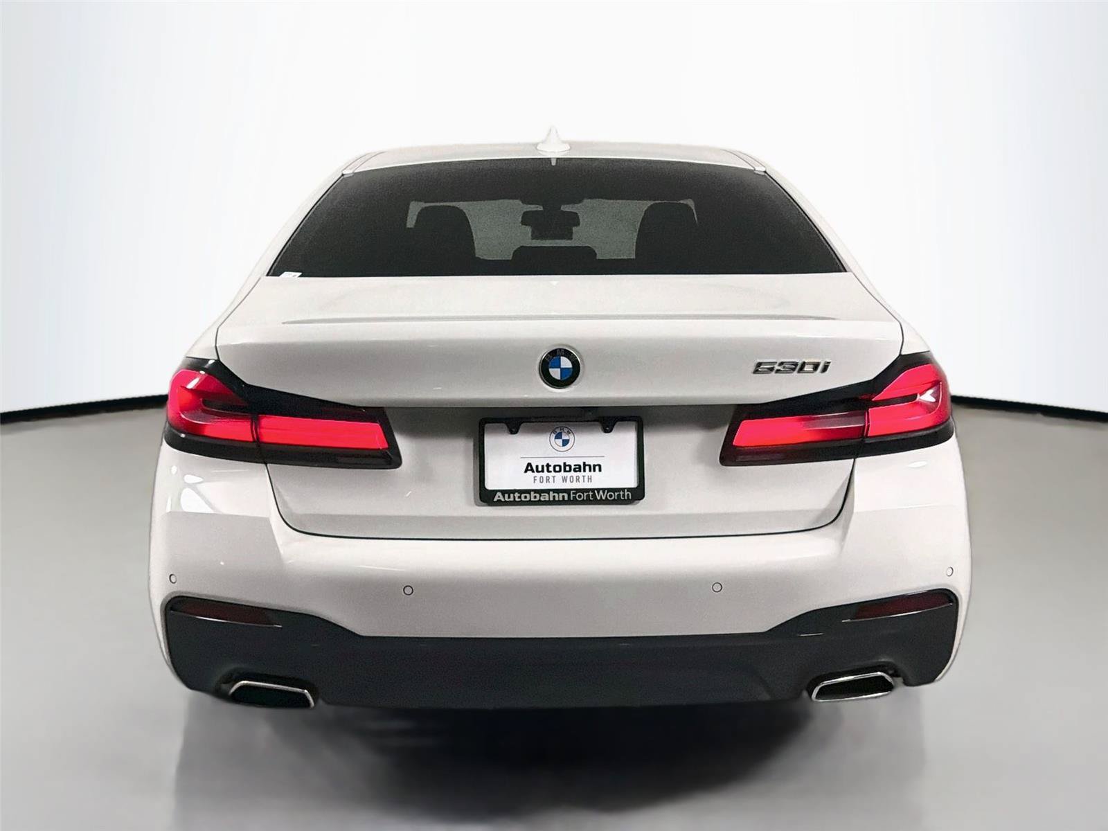 Used 2023 BMW 530i w/ M Sport Package RWD image 6
