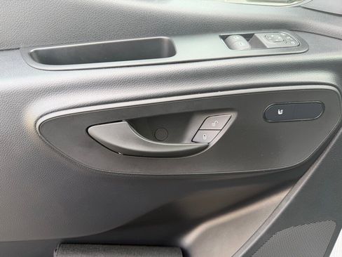 Used 2024 Mercedes-Benz Sprinter 2500 image 21