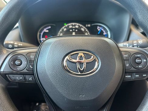 Used 2025 Toyota RAV4 XLE AWD/4WD image 26