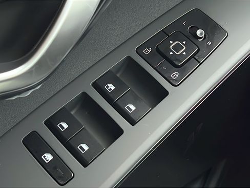 New 2026 Kia Niro LX FWD image 19