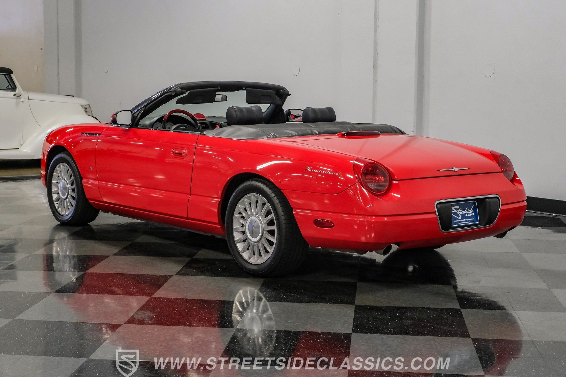Used 2004 Ford Thunderbird RWD image 8
