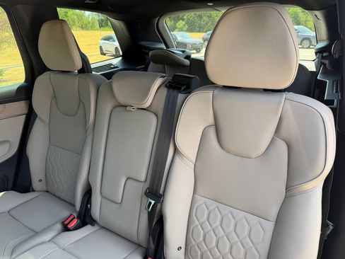 New 2026 Volvo XC90 T8 Plus w/ Protection Package Premier AWD/4WD image 25