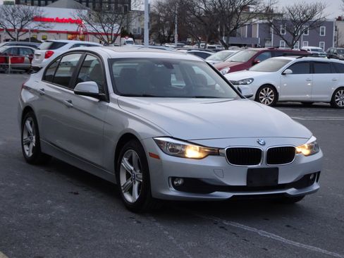 Used 2014 BMW 320i xDrive Sedan image 3