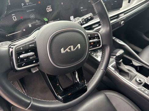 Used 2024 Kia Sorento S AWD/4WD image 5