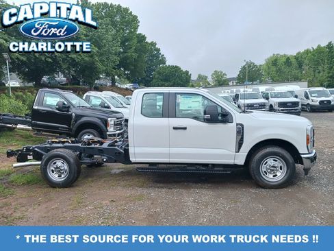 New 2026 Ford F250 XL w/ XL Chrome Package RWD image 4