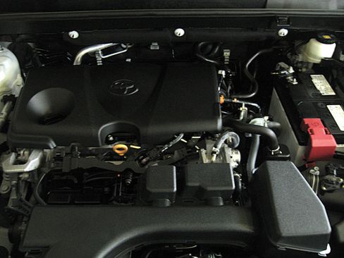 Used 2022 Toyota RAV4 XLE image 29