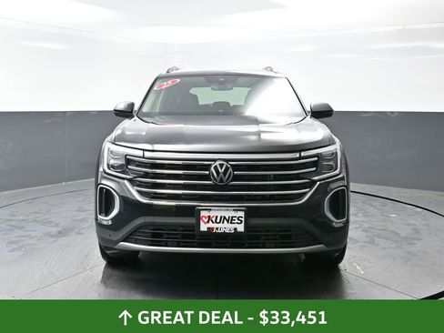 Used 2025 Volkswagen Atlas SE image 7