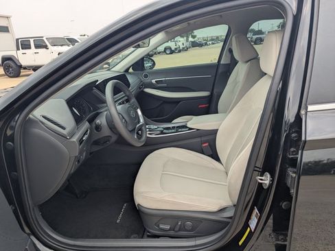 Used 2023 Hyundai Sonata SEL w/ Preferred Accessory Package FWD image 15