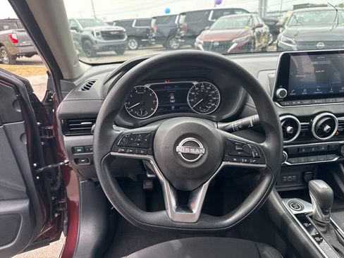 Used 2025 Nissan Sentra SV FWD image 12