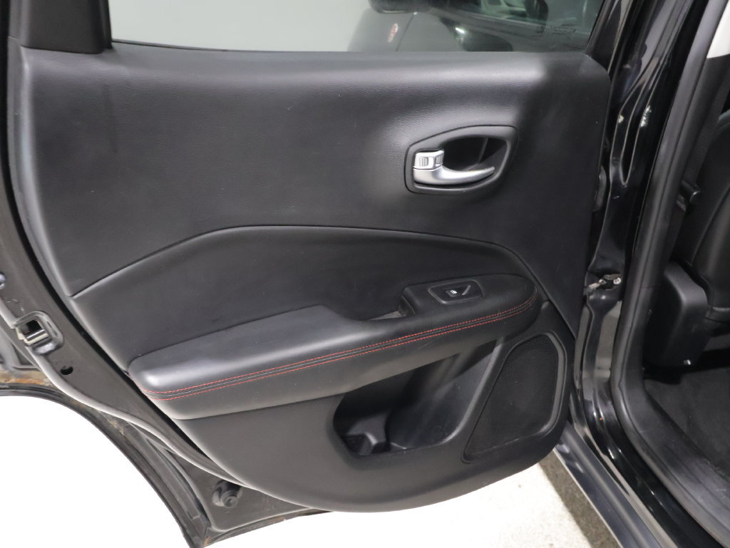 Used 2019 Jeep Compass Trailhawk AWD/4WD image 19