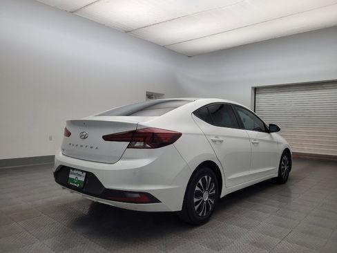 Used 2019 Hyundai Elantra SE image 9