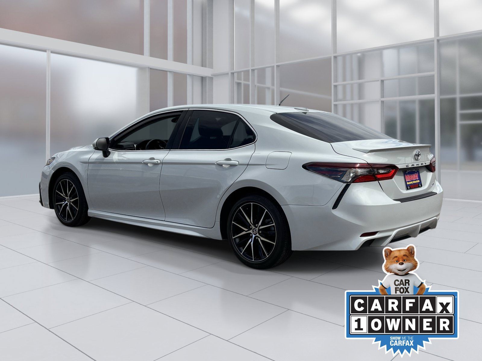 Used 2024 Toyota Camry SE FWD image 4