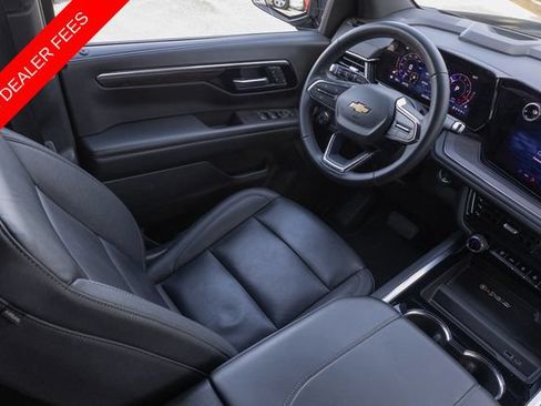 Used 2025 Chevrolet Suburban LT AWD/4WD image 24