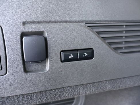 Used 2024 Lincoln Nautilus Reserve AWD/4WD image 22