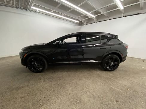 Used 2024 Chevrolet Equinox EV RS image 3