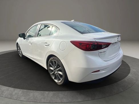 Used 2017 MAZDA MAZDA3 Touring w/ Popular Equipment Package image 6