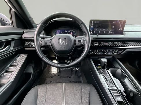 Used 2025 Honda Accord Sport image 9