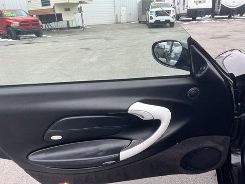 Used 2000 Porsche 911 Carrera 4 image 13