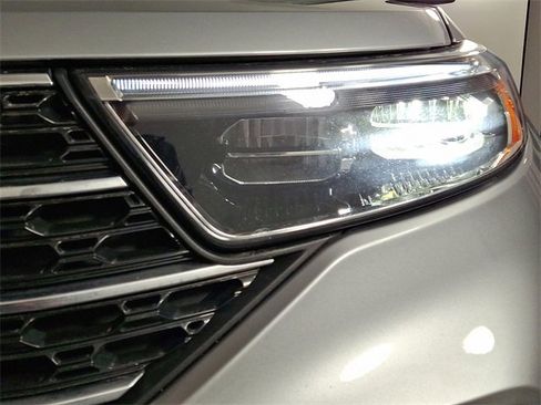 Used 2023 Ford Explorer XLT w/ Equipment Group 202A image 12