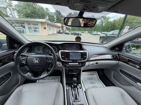 Used 2017 Honda Accord EX-L image 21