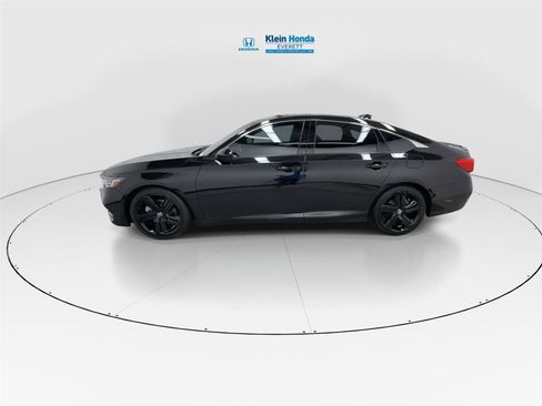 Used 2018 Honda Accord Sport image 7