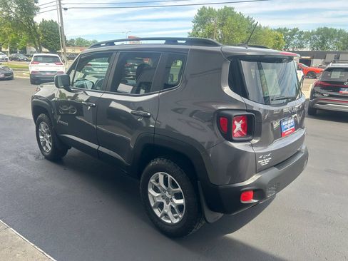 Used 2017 Jeep Renegade Latitude AWD/4WD image 32